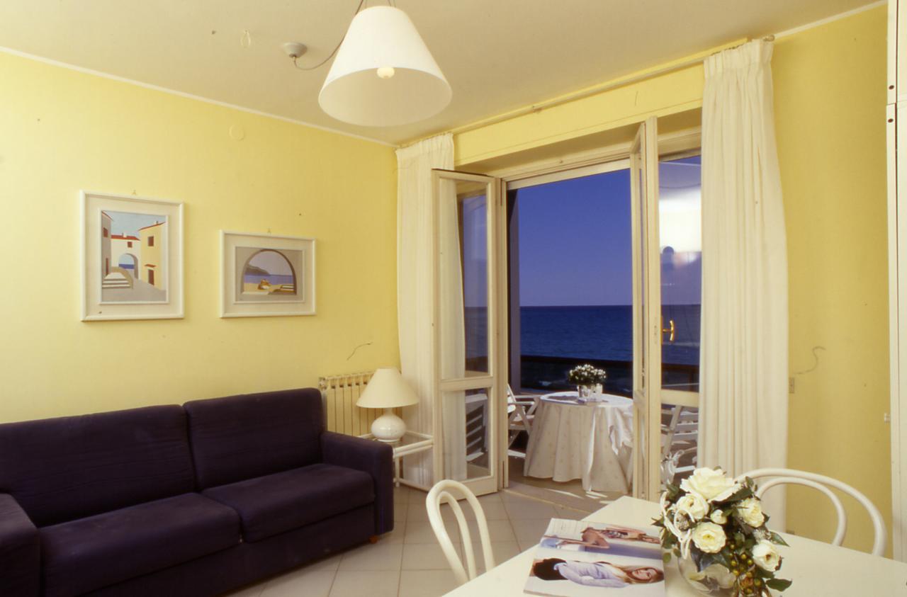Residence Sole Mare Alaxi Hotels Alassio Esterno foto